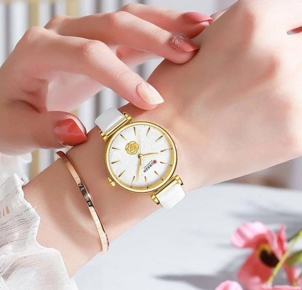 ساعت مچی عقربه ای زنانه کارن سفید کد RS-415
