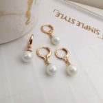 گوشواره زنانه آویز ژوپینگ مدل مرواریدی کد BM-147